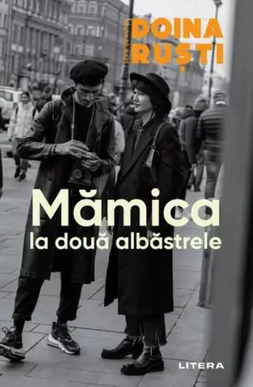 Mamica la doua albastrele