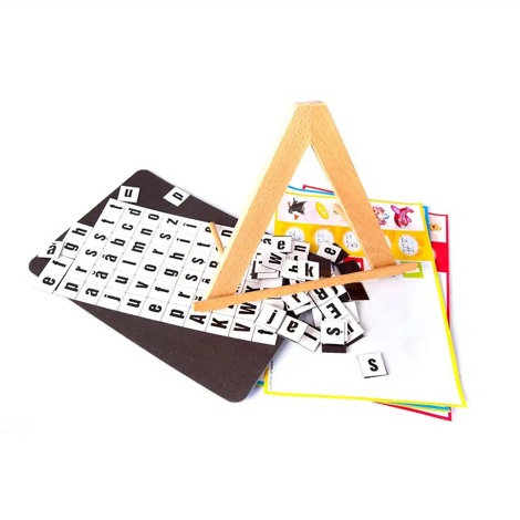 Joc magnetic-alfabetar cu tabla