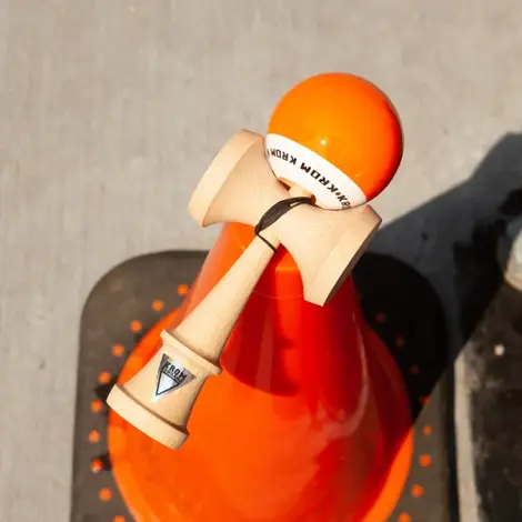 Kendama pop lol orange