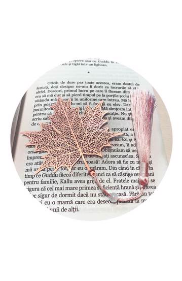 Semn de carte metalic - Frunza de artar (roz-auriu)